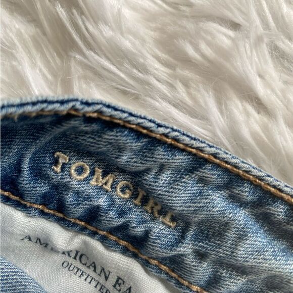 American Eagle Tomgirl Jeans Button Fly Distressed Womens Size 4 - Picture 9 of 10